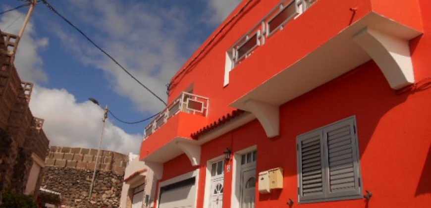 Se vende Piso en casa unifamiliar , en la calle Las Cordilleras. Moya