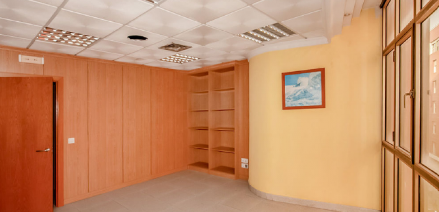 Oficina en Venta en Edificio Emblemático.Oportunidad Única